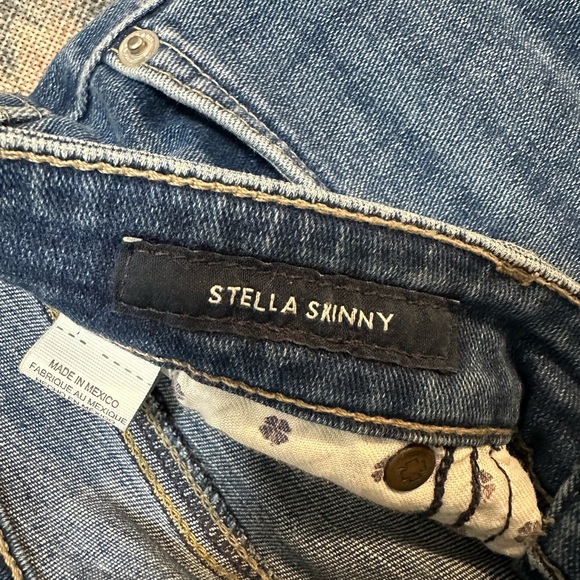 Lucky Brand | Stella Light Wash Stretchy Skinny Jeans Ankle Length | Size 27 - Picture 3 of 5